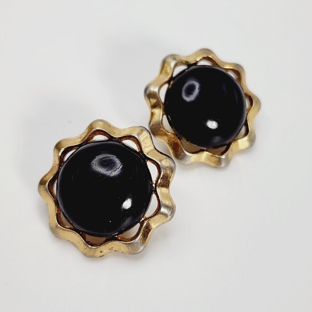 Vintage Trifari Black Cabochon Sun Round Gold Tone Clip On Earrings